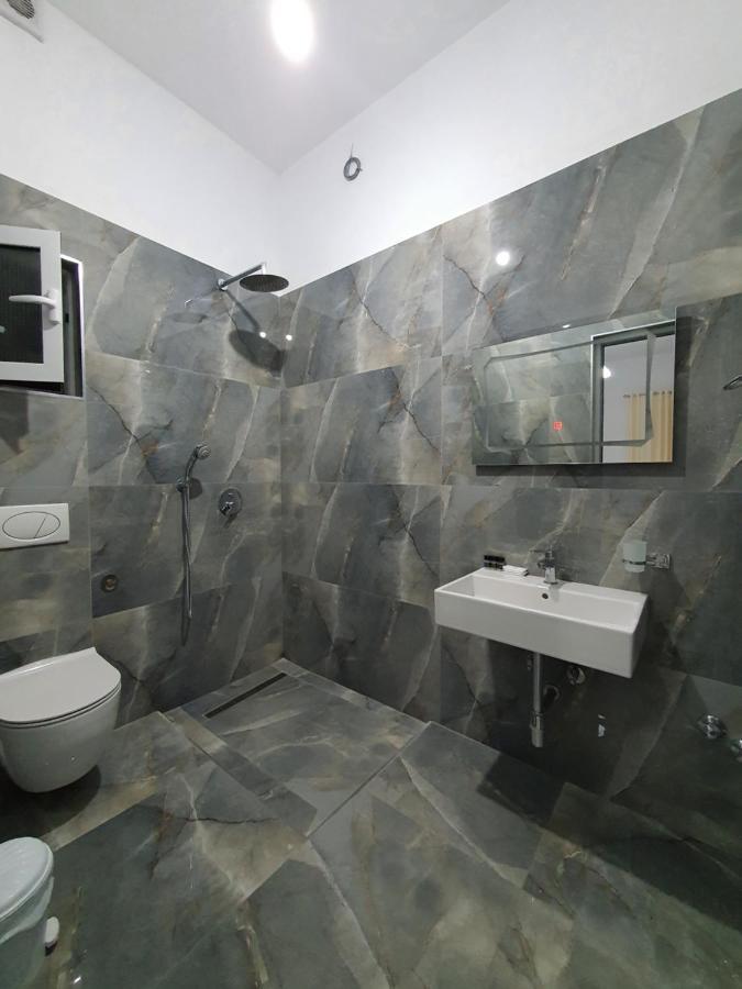 Отель Gusto Di Casa Саранда Экстерьер фото
